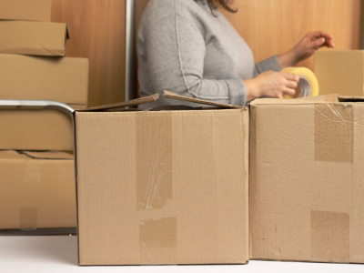 Dropshipping z Chin - w co pakować produkty bez swojego magazynu?